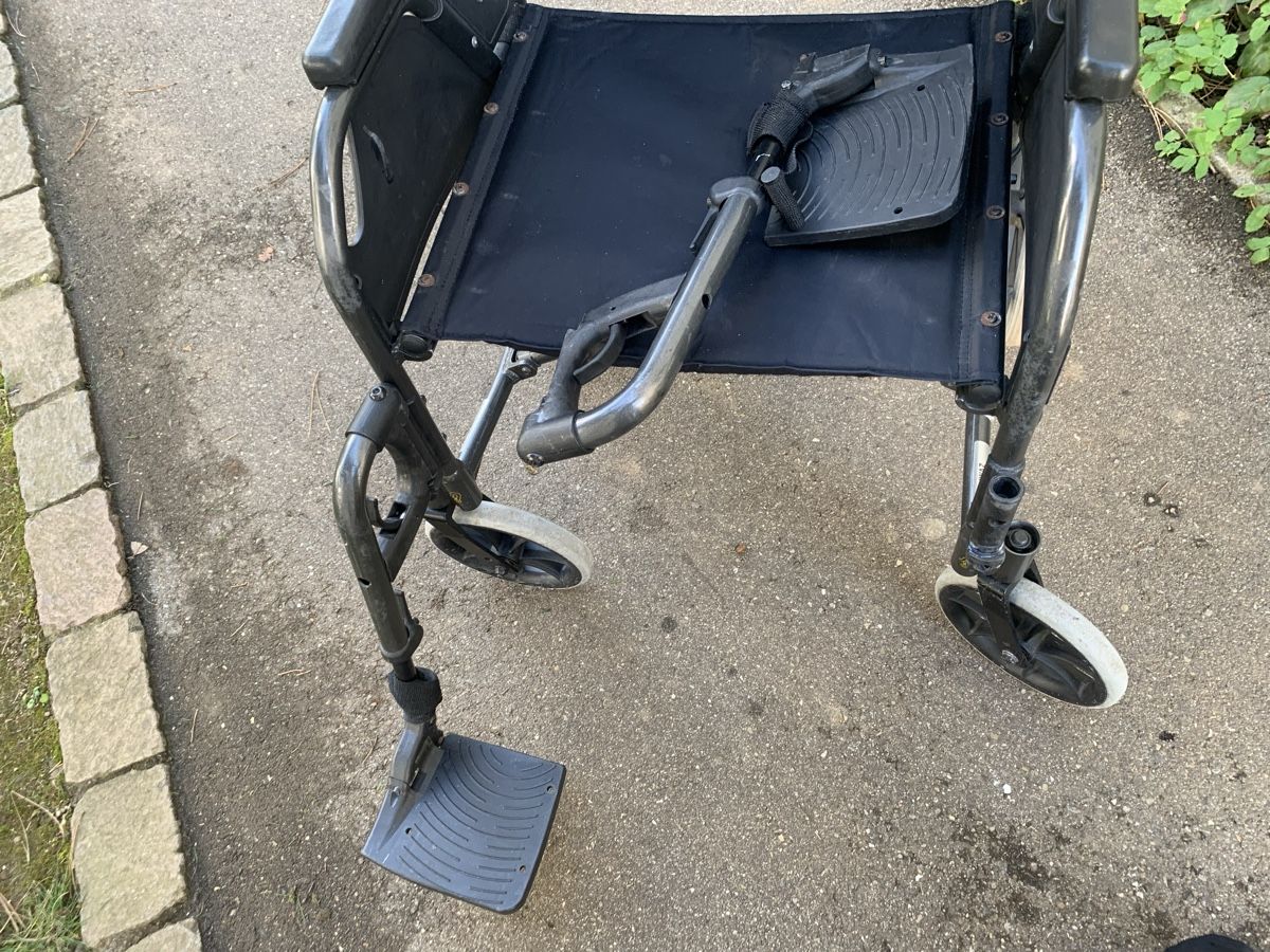 Ausili per la deambulazione: BREEZY Rollator – Usato da Gutenswil venduto da Bregenzer8610 3