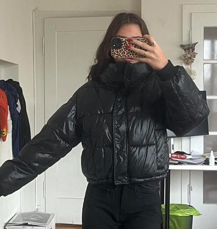 Schwarze Puffer Jacke von Stradivarius, Grösse S