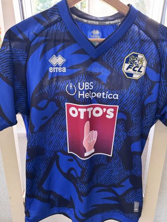 Fussballtrikot FC Luzern Errea blau neuwertig