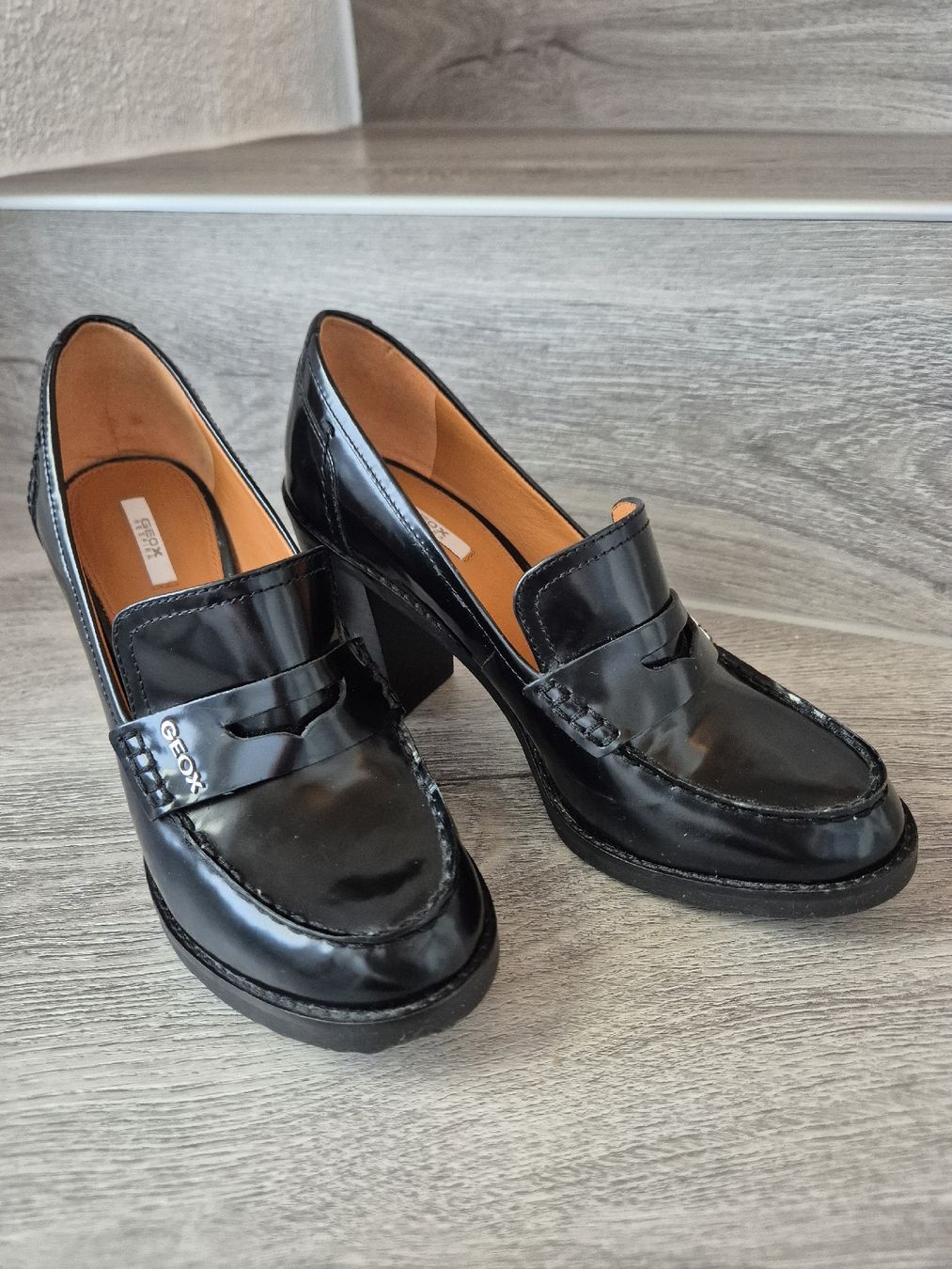 Geox Chaussures femmes: Geox Loafer - Pumps gr. 38 – D'occasion à Ellighausen par kim_vkt5 8