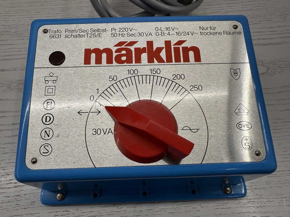Märklin Modellini di ferrovie: Märklin 6631 Transformator 30VA – Usato da Lupsingen venduto da New-Haven
