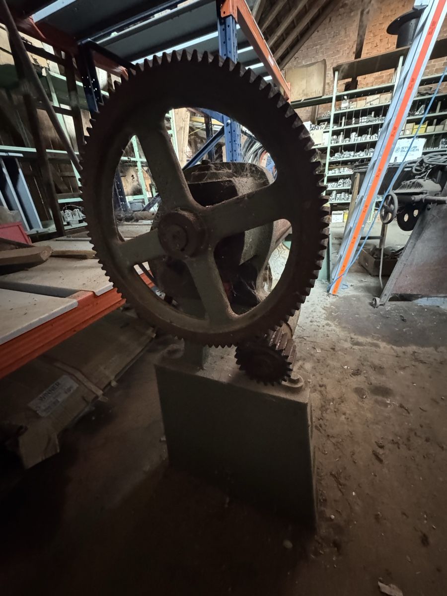 Alle Maschinen: Blechwalzmaschine – Gebraucht aus Zuchwil von Manzi. 1