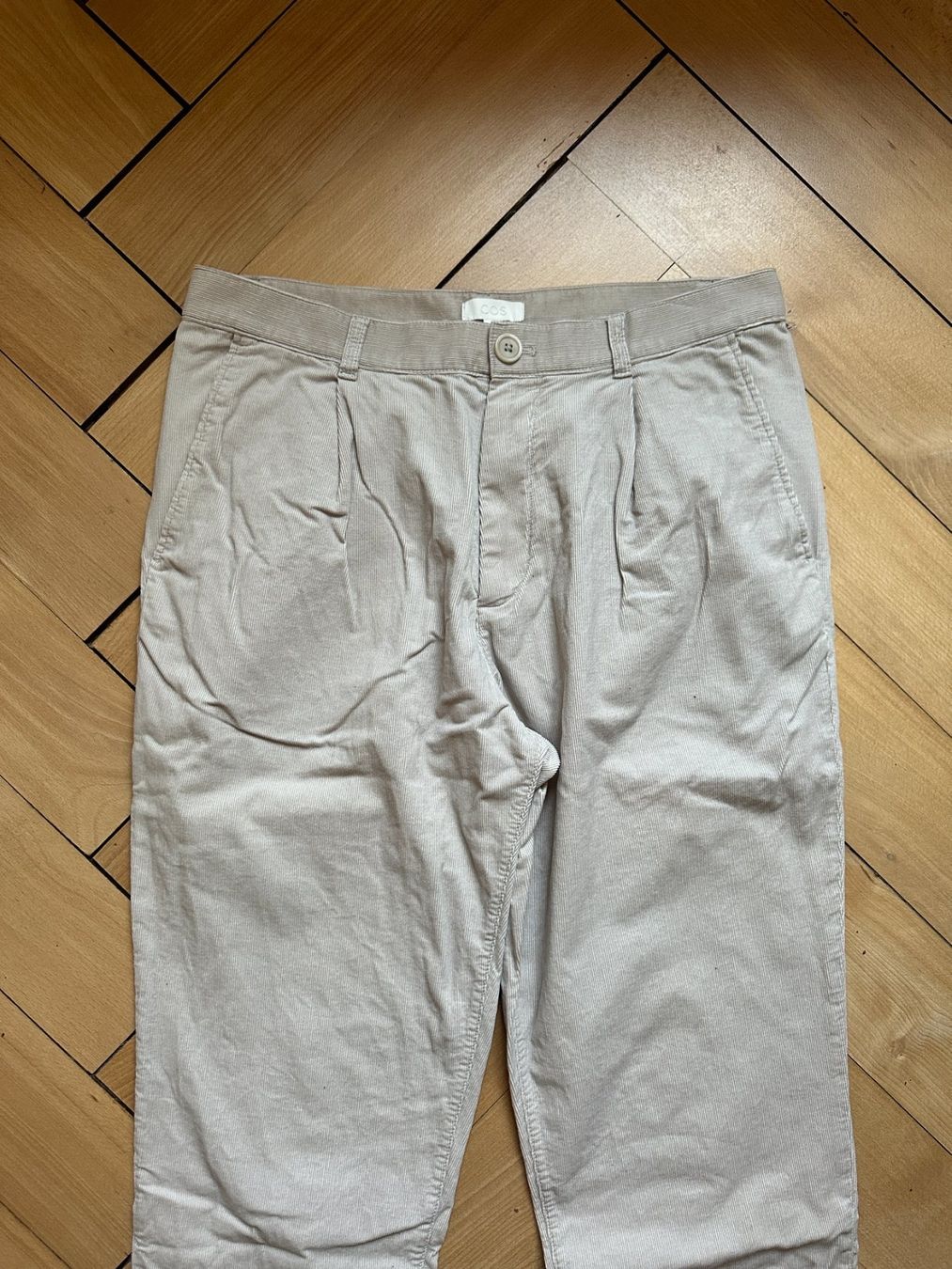 Cos Hosen: COS - Cordhose beige 50 – Gebraucht aus Zürich von Diazaio 1
