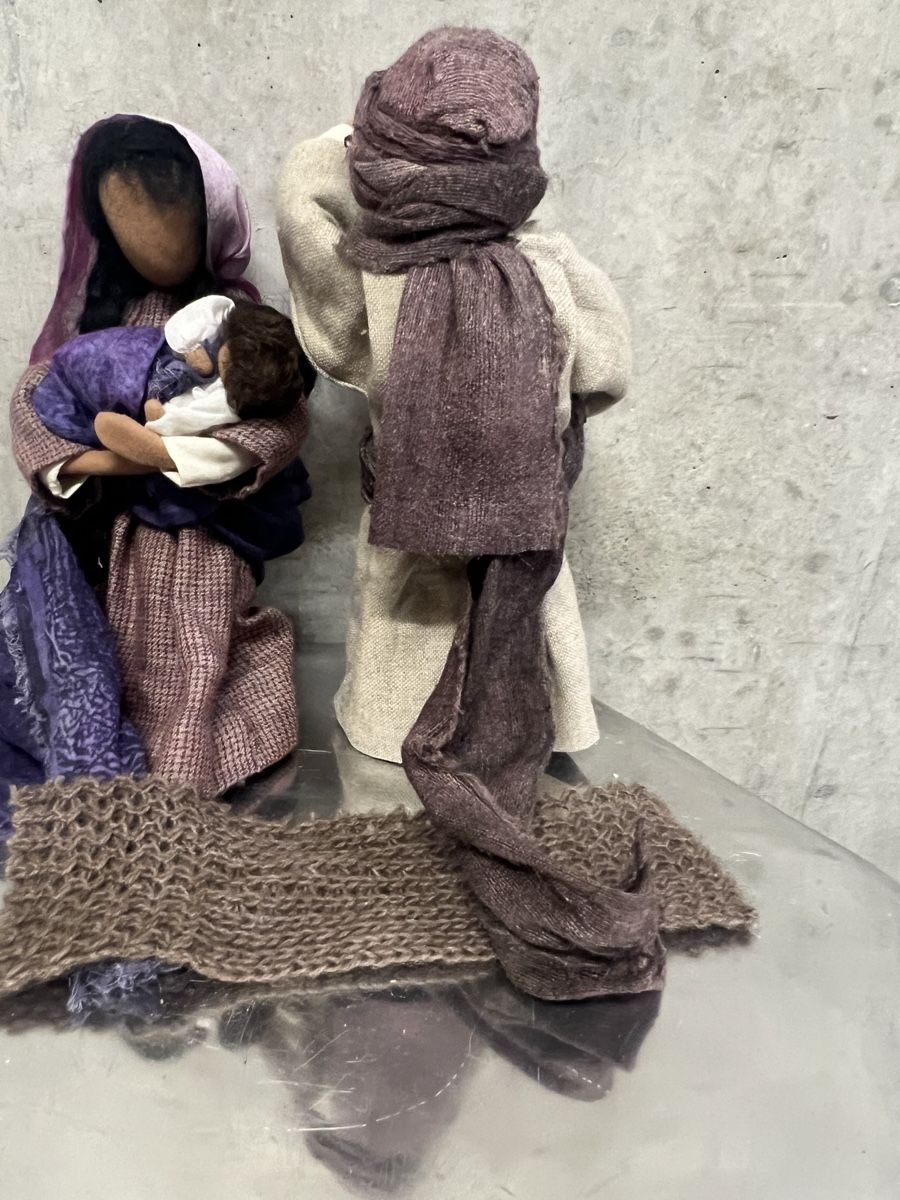 Tutte le decorazioni: Krippenfiguren Maria, Josef mit Kind, handgefertigt – Usato da Zürich venduto da Privat_13 3