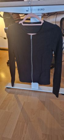 Schwarze ONLY Strickjacke mit Zipper, Grösse XS
