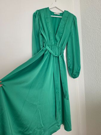 Smaragdgrünes Wickelkleid mit Puffärmeln, Gr.M/L