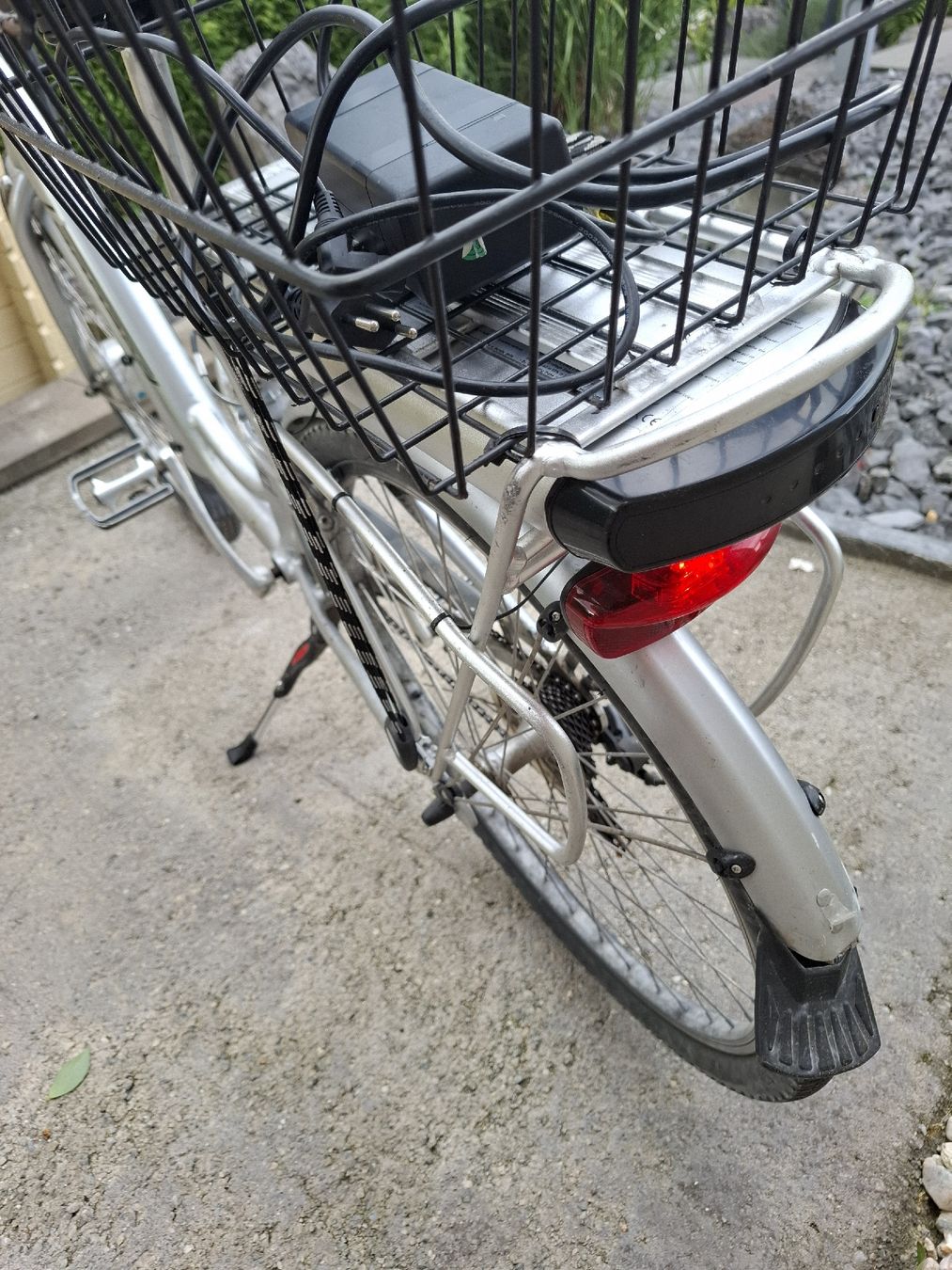 Leopard Biciclette: E-Bike Leopard 790 mit 3 Modus & Korb – Usato da Studen BE venduto da MaxMustermann123 4