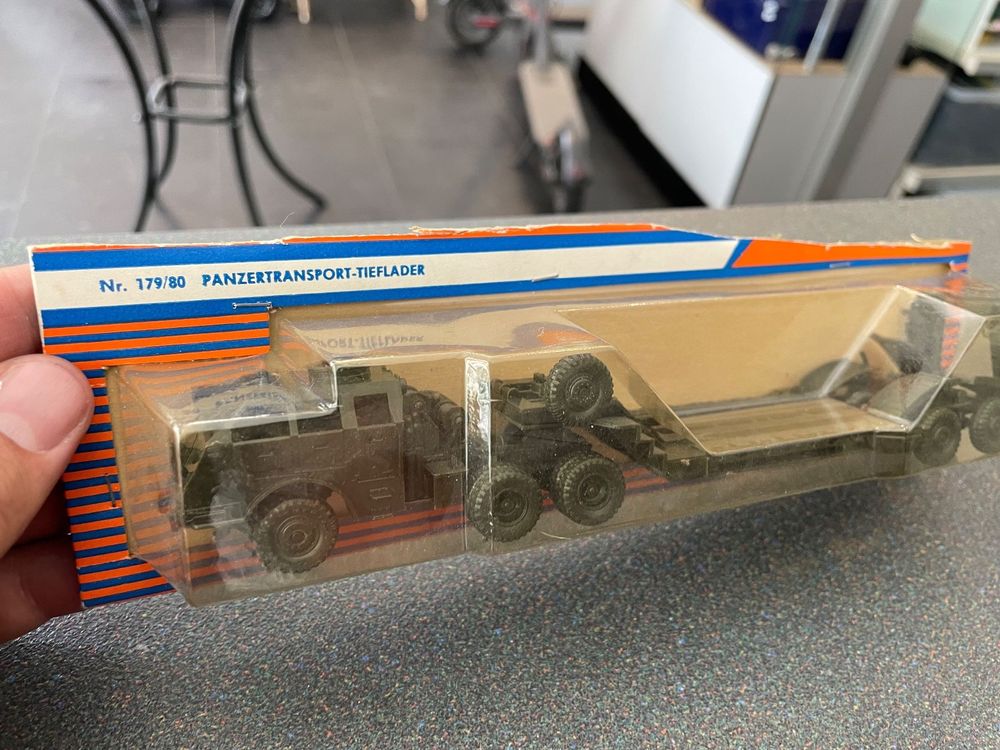 Véhicules routiers - Eko - Camion MILITAIRE ANTAR Motriz ANT Semi-remorque porte char Neuf HO 1/87