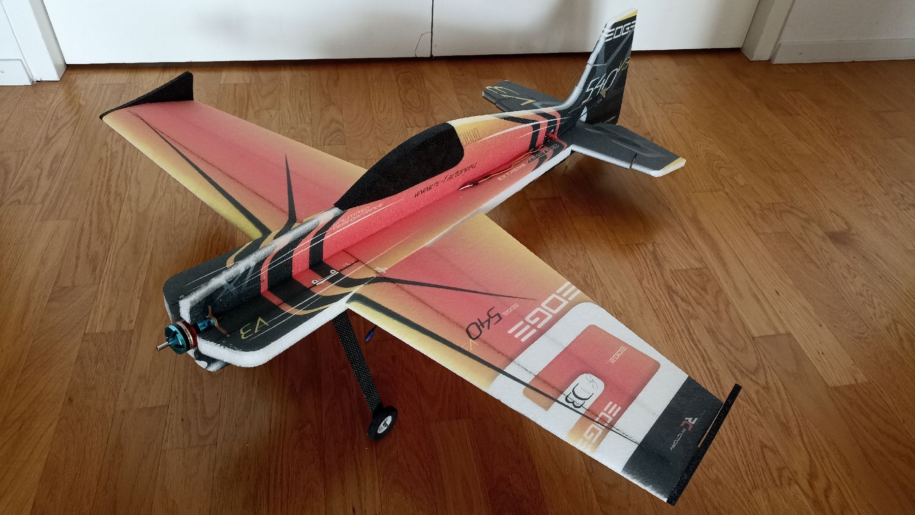 Modellismo RC: RC Factory EDGE 540 V3 XL – Nuovo (secondo la descrizione) da Neuchâtel venduto da HeliMaster 5