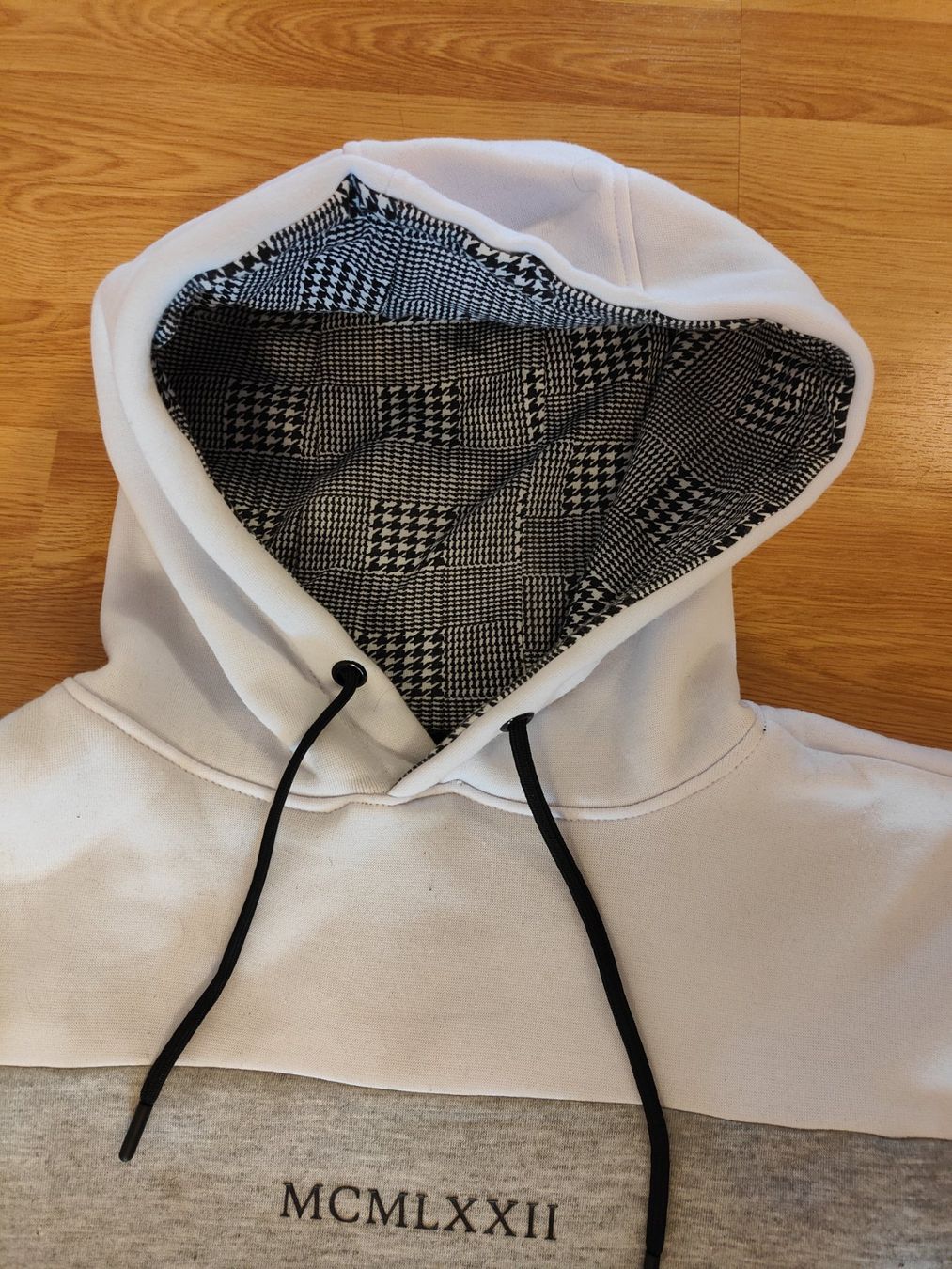 Maglioni & Felpe: Hoodie Kapuzenpullover  schön flauschig Grösse M – Usato da Davos Platz venduto da jon_2b56 1