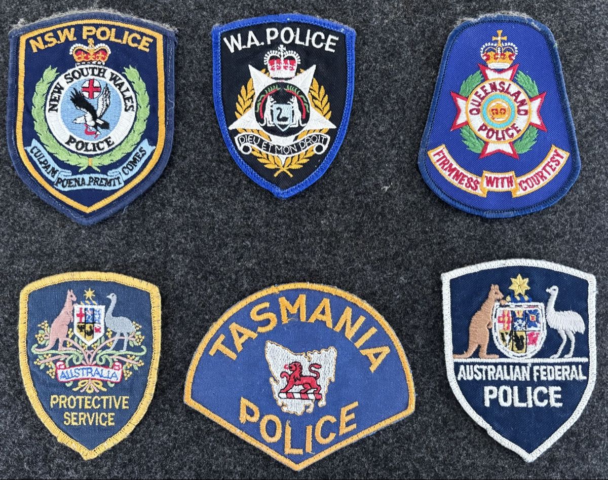 Toppe: Patches Polizei Australien – Usato da Lausen venduto da Eclipse4