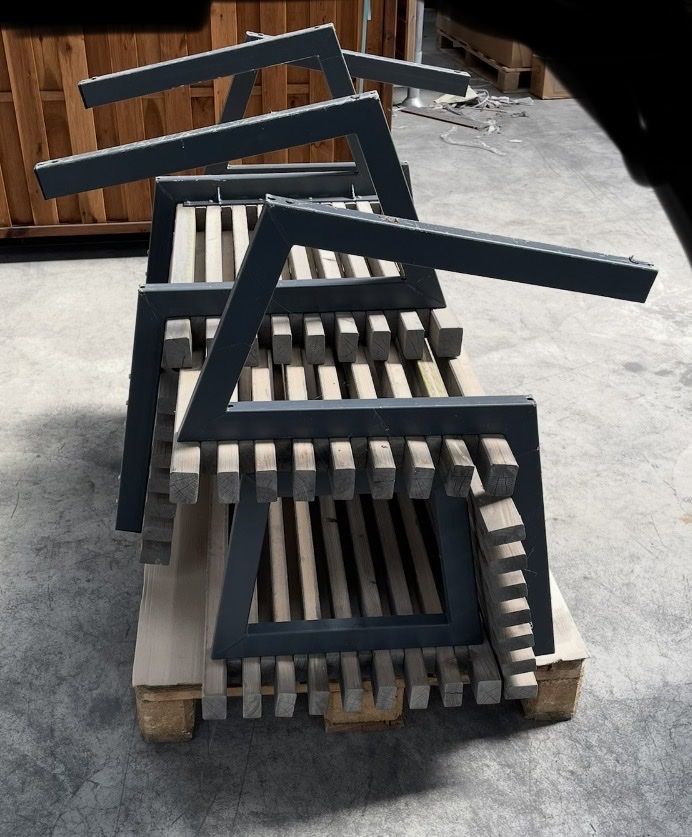 Set di tavolo e panche: Siesta Gartenmöbel gebraucht 1er + 2er Sitz mit Tisch  – Usato da Triengen venduto da arb_9wp7