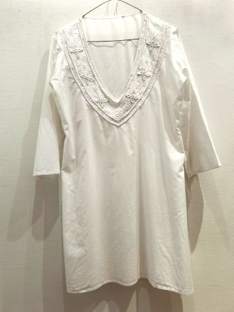 Tunique coton indien blanc col à V brodé paillettes T/L-XL