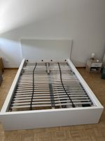 Bett 140 x 200 cm mit Lattenrost