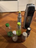 Sodastream Wassersprudler + div. Flaschen & CO2-Zylinder
