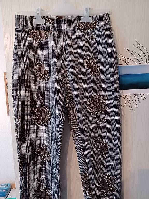 Hosen: Pantalon – Gebraucht aus Soyhières von 5jm_5czl 1
