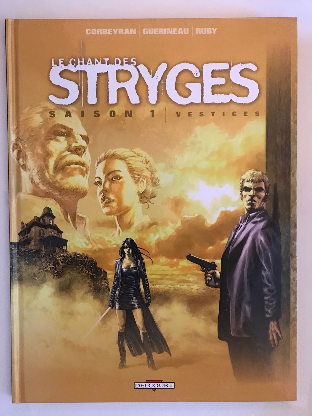 Fumetti: Le chant des Stryges - Saison 1 - Vestiges – Usato da Commugny venduto da Alexnicolas11