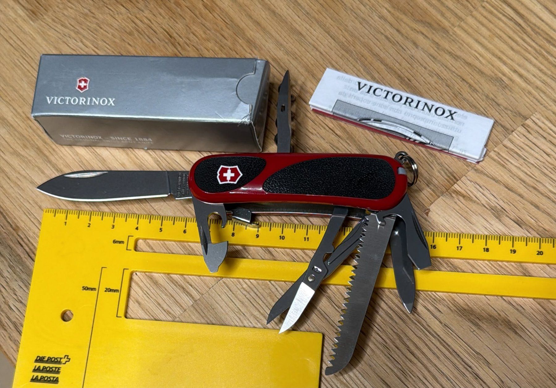 Victorinox Taschenmesser: VICTORINOX  SACKMESSER  EVOGRIP S17 RED/BLACK – Neu und originalverpackt aus Zürich von Frei-Occasionen 8