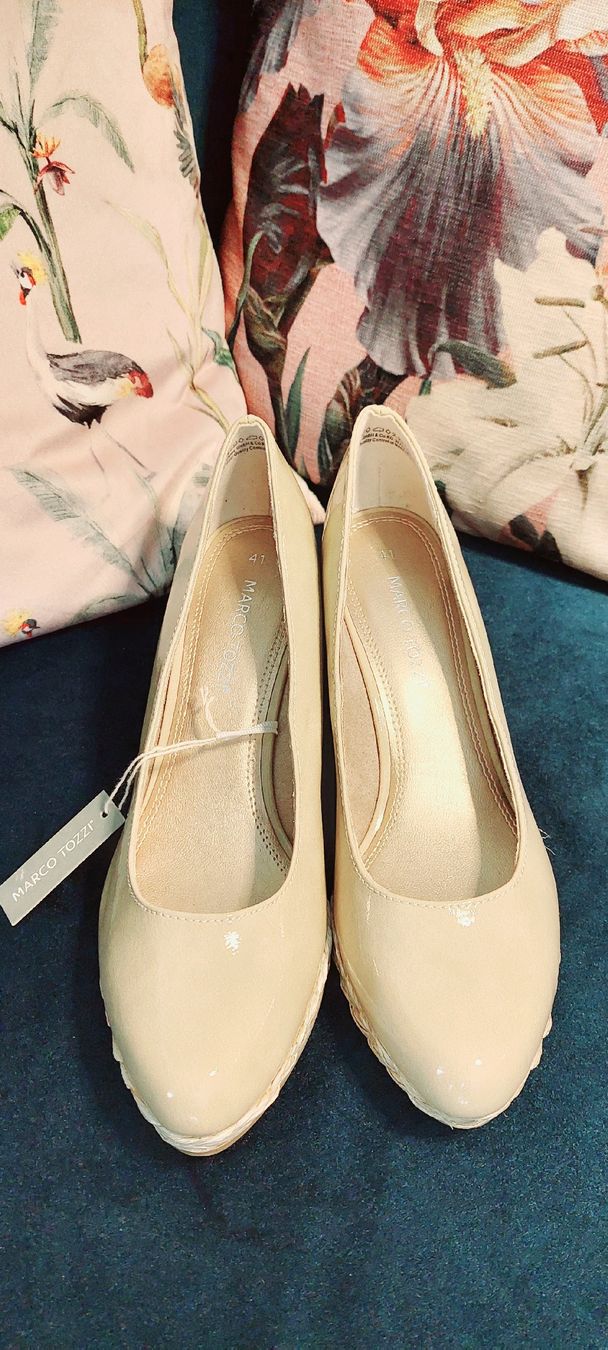 Chaussures femmes: Marco Tozzi Pumps mit Keilabsatz – Neuf avec emballage d'origine à Safenwil par fra_t5c9