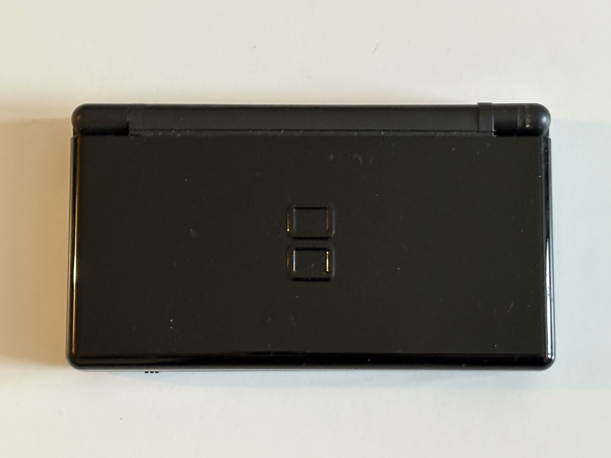 Nintendo Console: Nintendo DS Lite mit Zubehör und 2 Games – Usato da Baden venduto da Salester9 4