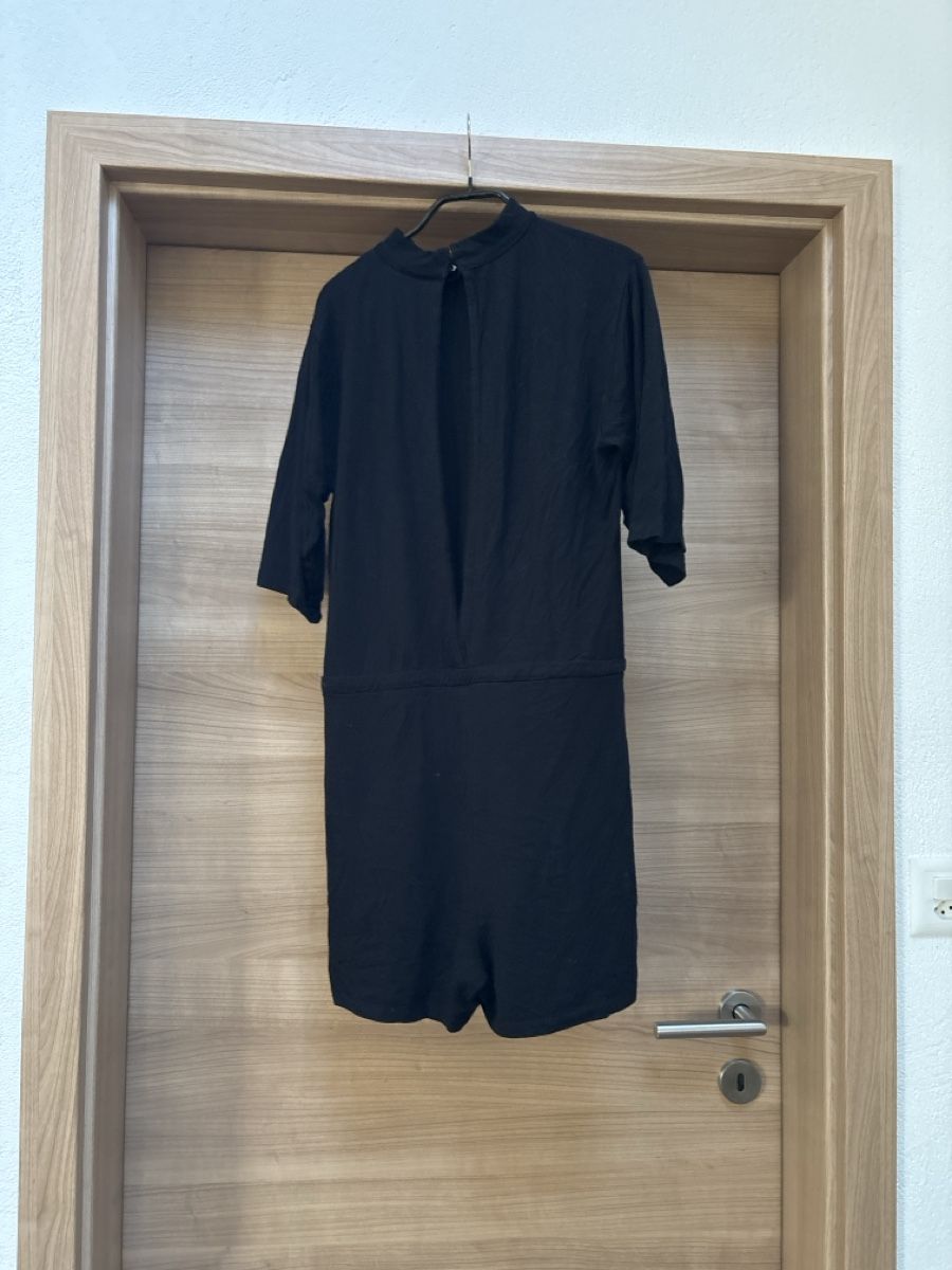 Tute: Combishort noir manches courtes – Usato da Courfaivre venduto da ame_d67y 1