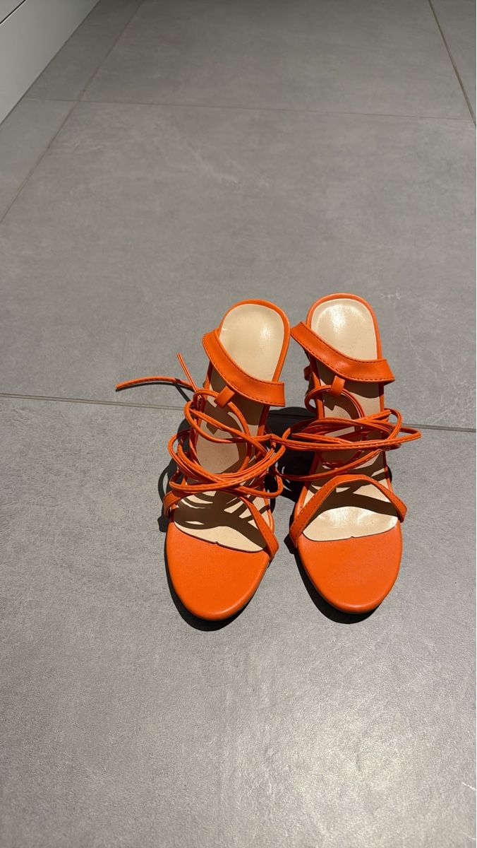 Damenschuhe: Sandales orange à lacet – Neu (gemäss Beschreibung) aus Fribourg von Mya_Asb