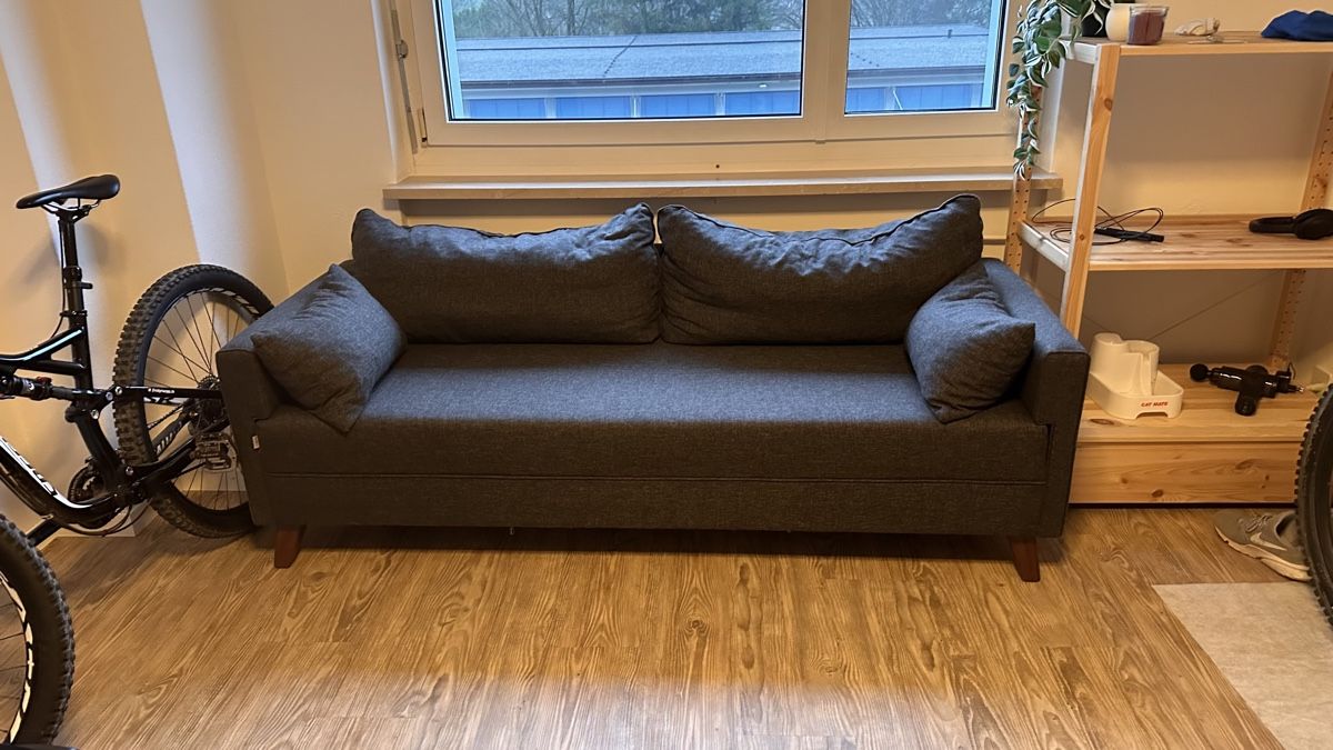 Sofas: Dunkles Designer 3er Sofa – Neu (gemäss Beschreibung) aus Bonstetten von ramonmmueller