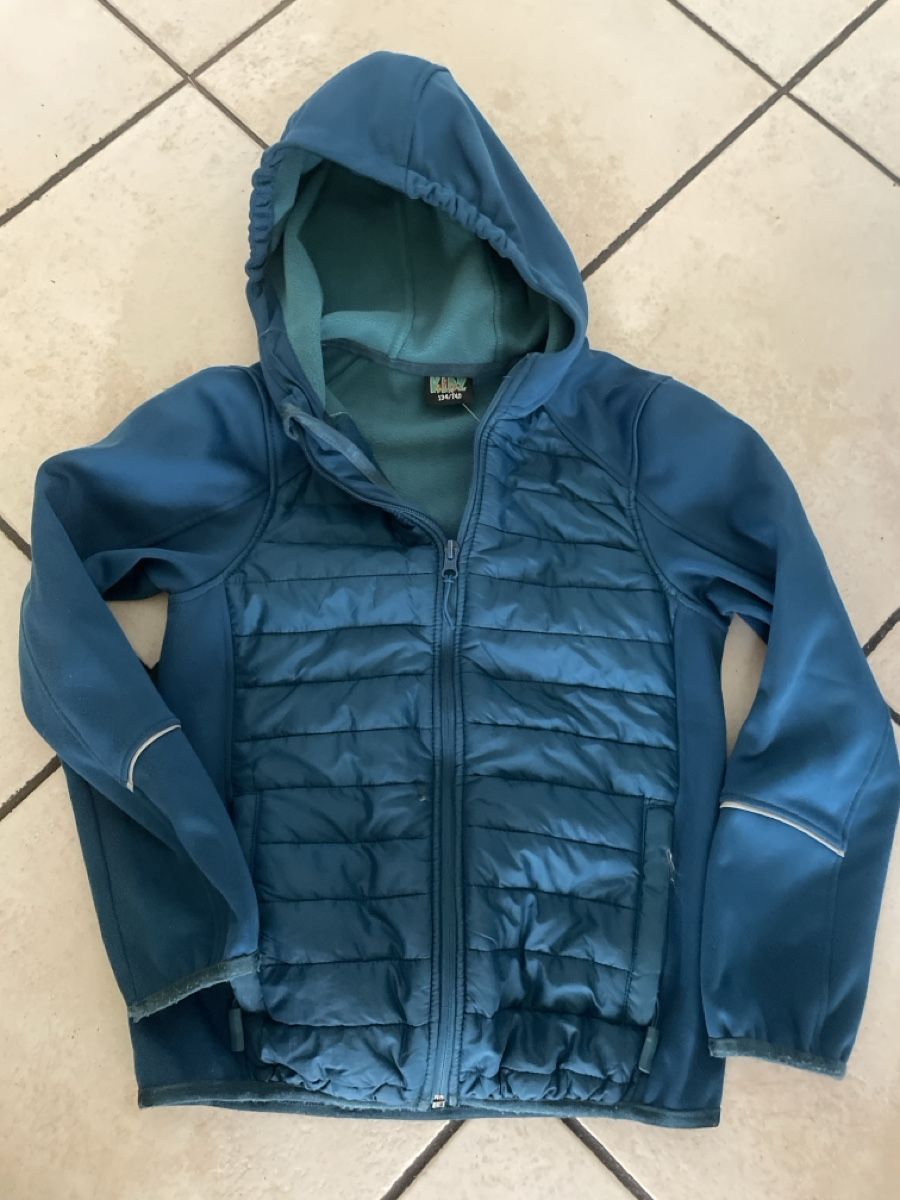 Giacche & Cappotti: Softshell Jacke Gr. 134/140. mit Steppung  – Usato da Obergerlafingen venduto da cabo4