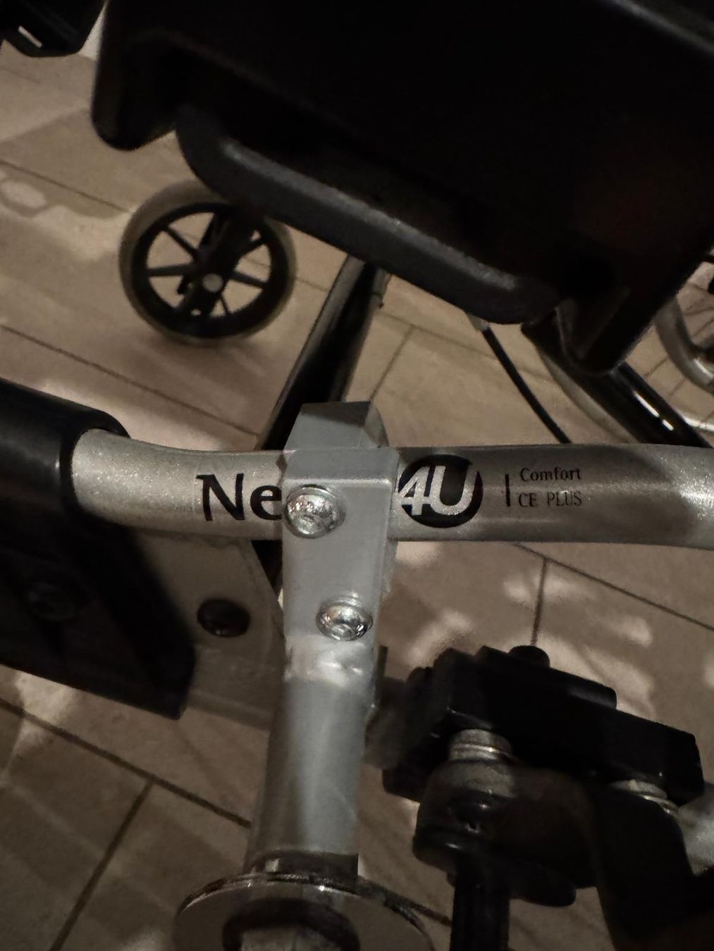 Rollstühle: fauteuil roulant – Gebraucht aus Misery von lyd_2m6f 8
