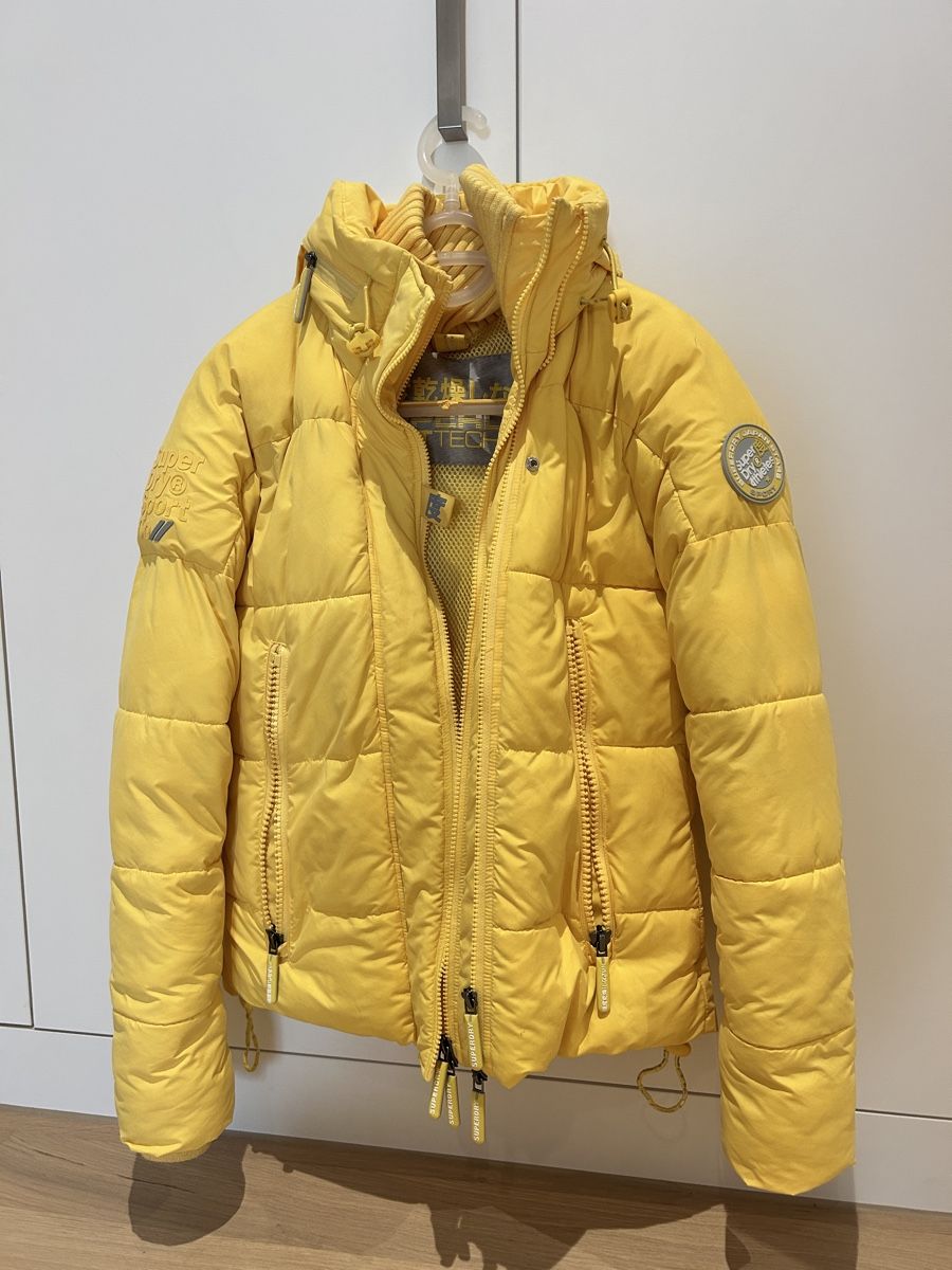 Superdry Giacche: Winterjacke Superdry gelb mit Kapuze – Nuovo (secondo la descrizione) da Hägglingen venduto da anm_75jg
