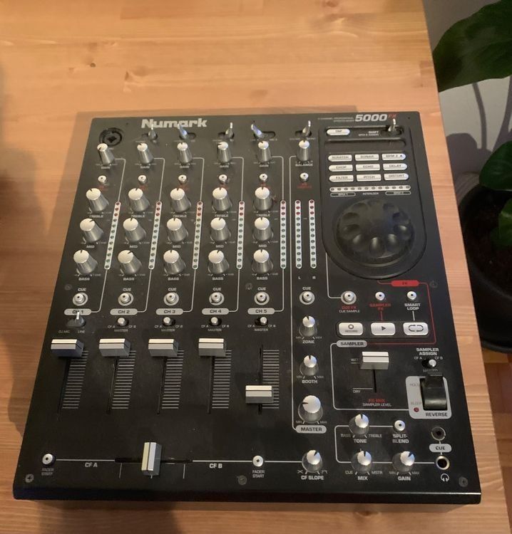 Numark Console di mixaggio: Numark 5000FX - 5 Channel Professional Effects SCRATCH Mixer – Usato da Winterthur venduto da my_username 3