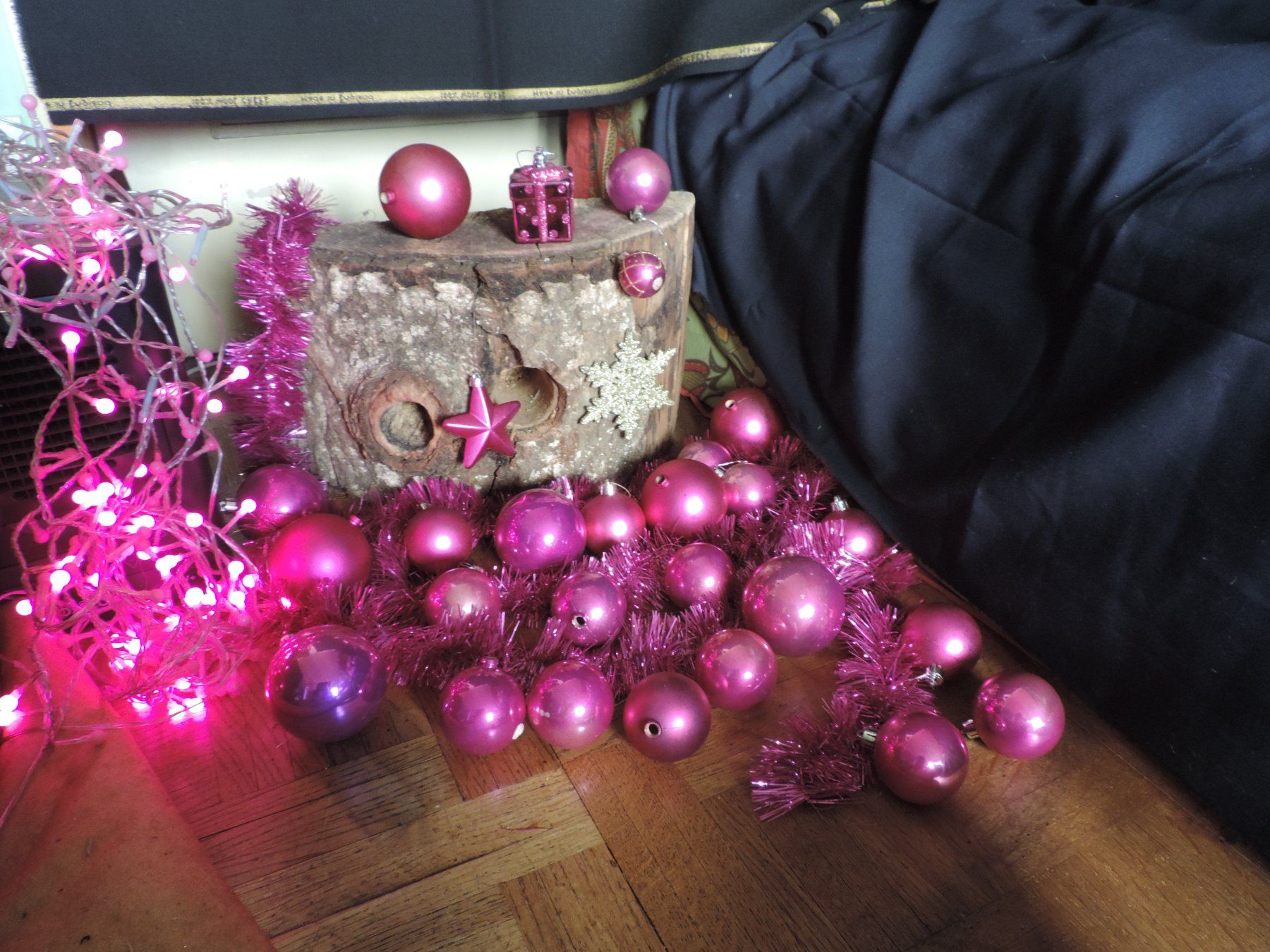 Tutte le decorazioni: boules de noël roses – Usato da Genève venduto da Axelle333 2