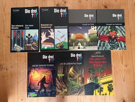 Konvolut mit 7 Taschenbüchern der Reihe "Die drei ???"