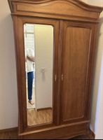 Antiker Kleiderschrank mit Spiegel, Nussbaumholz Massivholz