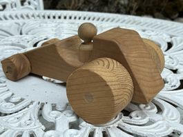 Rennwagen Holz handarbeit. Spielzeug für Kinder 