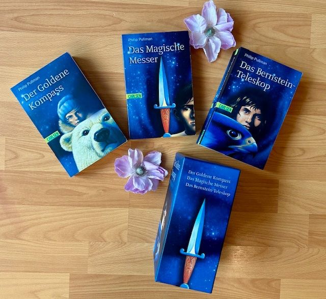 Libri: Philip Pullman "Der Goldene Kompass", Trilogie, einfach Kult – Nuovo (secondo la descrizione) da Bern venduto da Denzel8 1