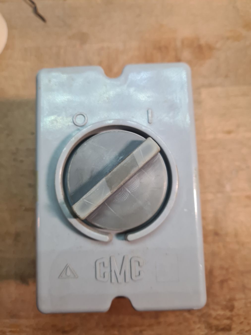 Interruttori: Interruttore termico di sicurezza CMC 380V 0,3 / 0,45A – Usato da Riva San Vitale venduto da ramarro57