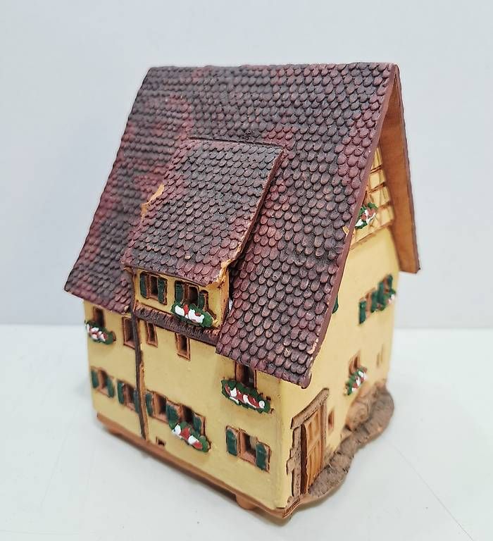 Alle Dekorationen: Töpferhaus Haus ca.13 cm. – Gebraucht aus Zürich von aiman3333 1