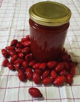 Confiture de Cynorhodon (églantines).