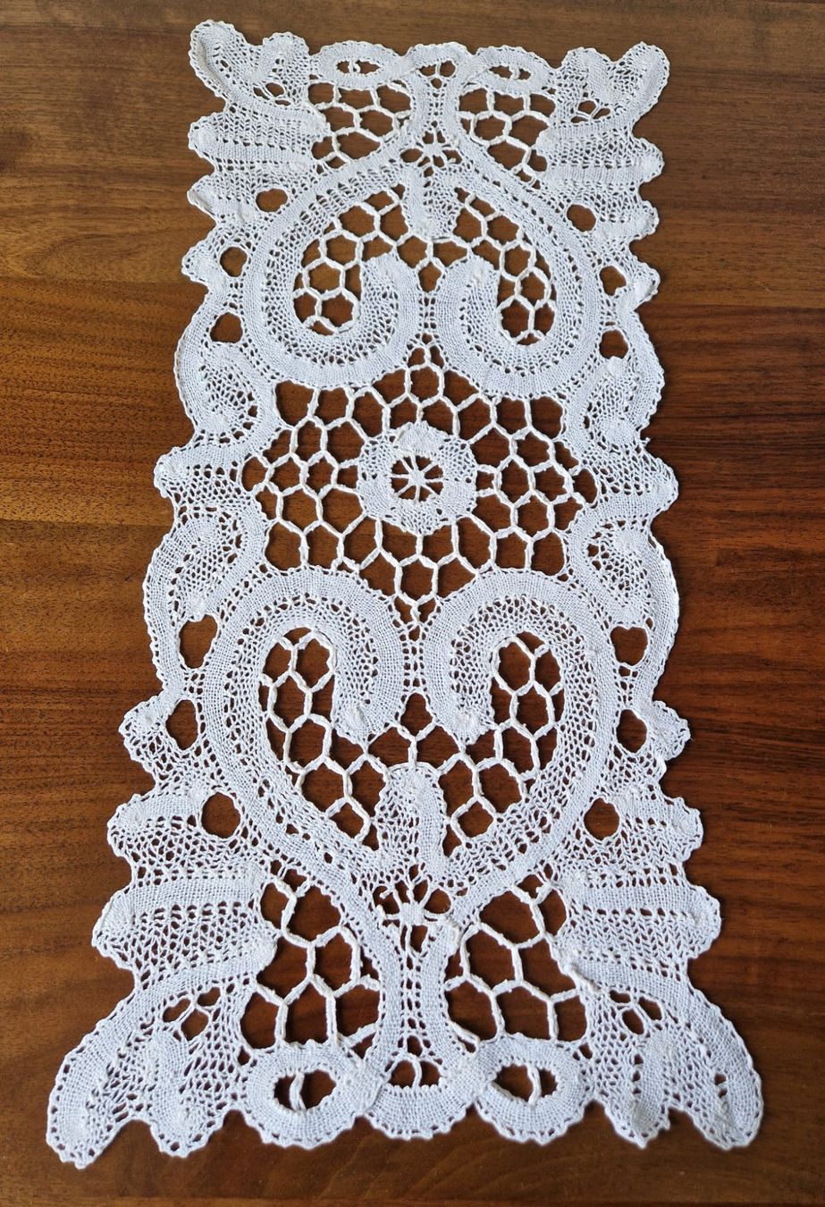 Altra biancheria da tavola: Deckeli  Klöppelsptize 24.5x54cm – Usato da Bern venduto da Antikbatik