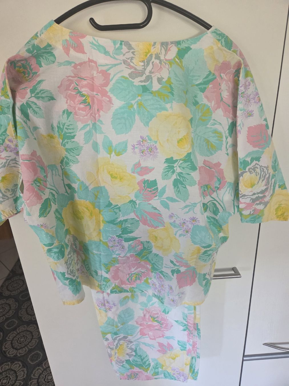 Nafnaf Lotti di vestiti: Ensemble NAF NAF fleuri taille M haut pantalon  – Usato da Brügg BE venduto da man_xyd9 2