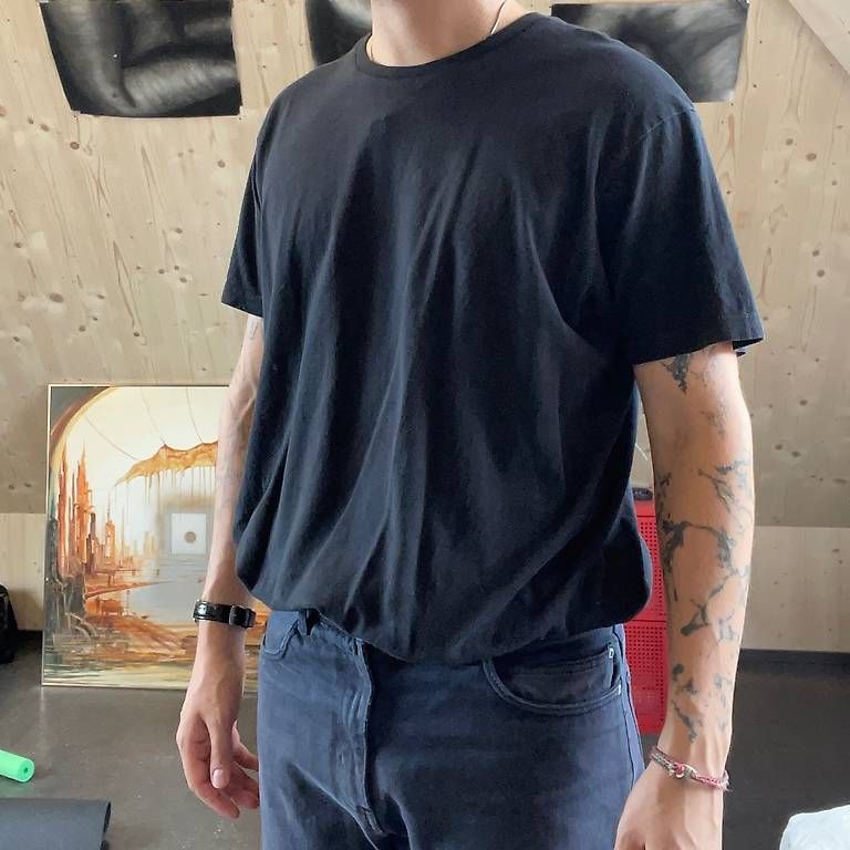 T-shirt: schwarzes oversized T-Shirt – Usato da Zuchwil venduto da hok_98 3