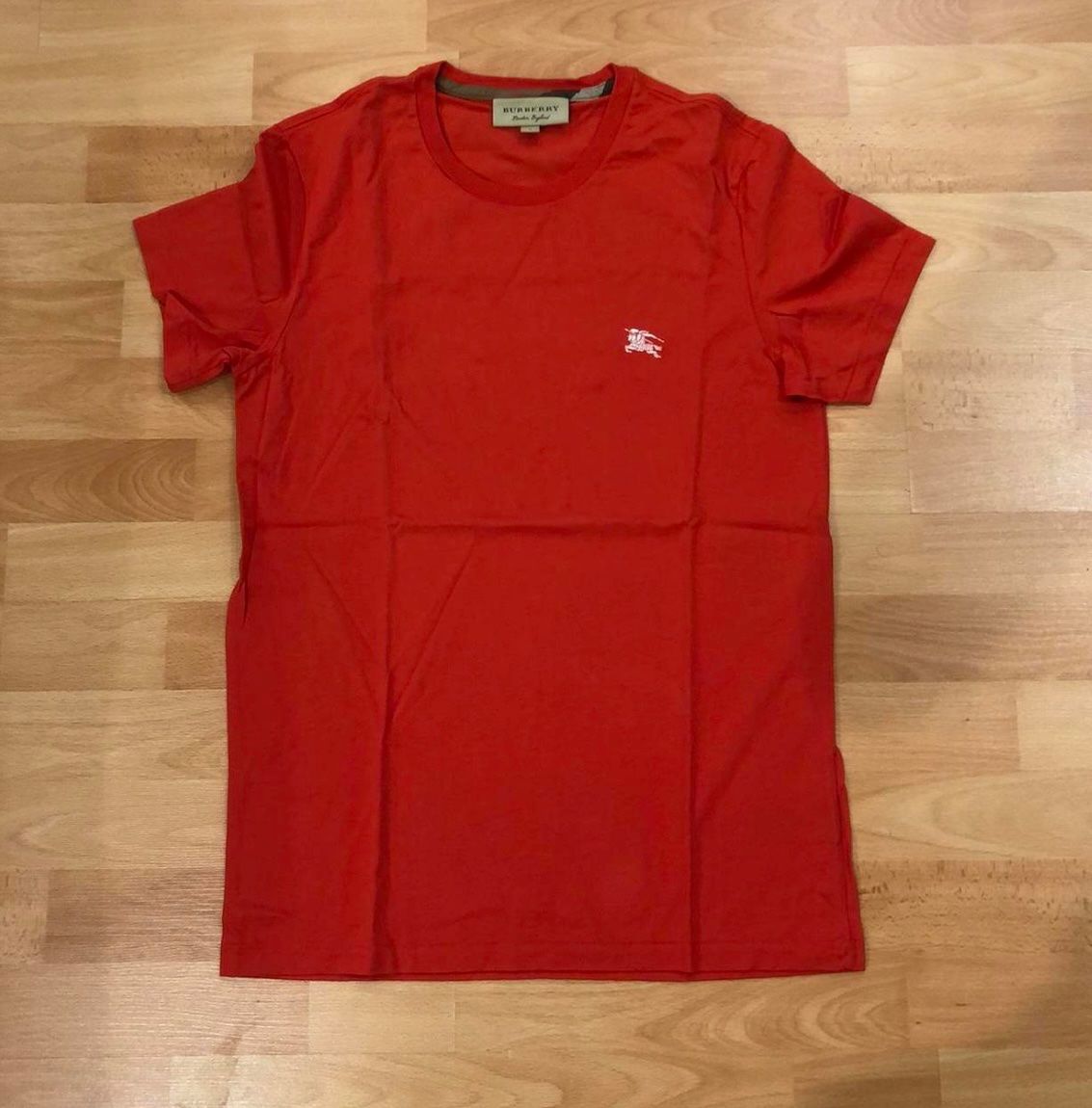 Burberry T-shirt: Burberry T-Shirt, rot, Grösse S – Nuovo (secondo la descrizione) da Opfikon venduto da TSell 1
