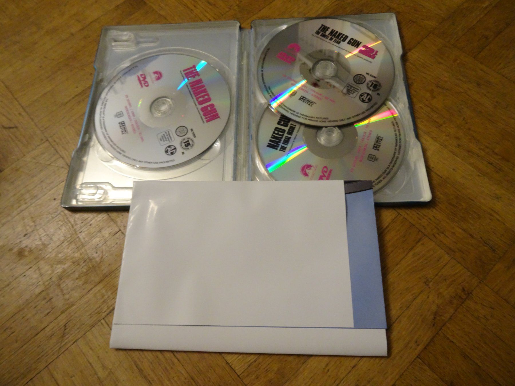 Tutti i DVDs: Die Nackte Kanone Trilogie Steelbook DVD – Usato da Olten venduto da Disc-Verkauf 1
