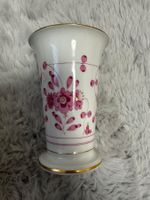 Meissen Vase aus Porzellan. Indisch Purpur