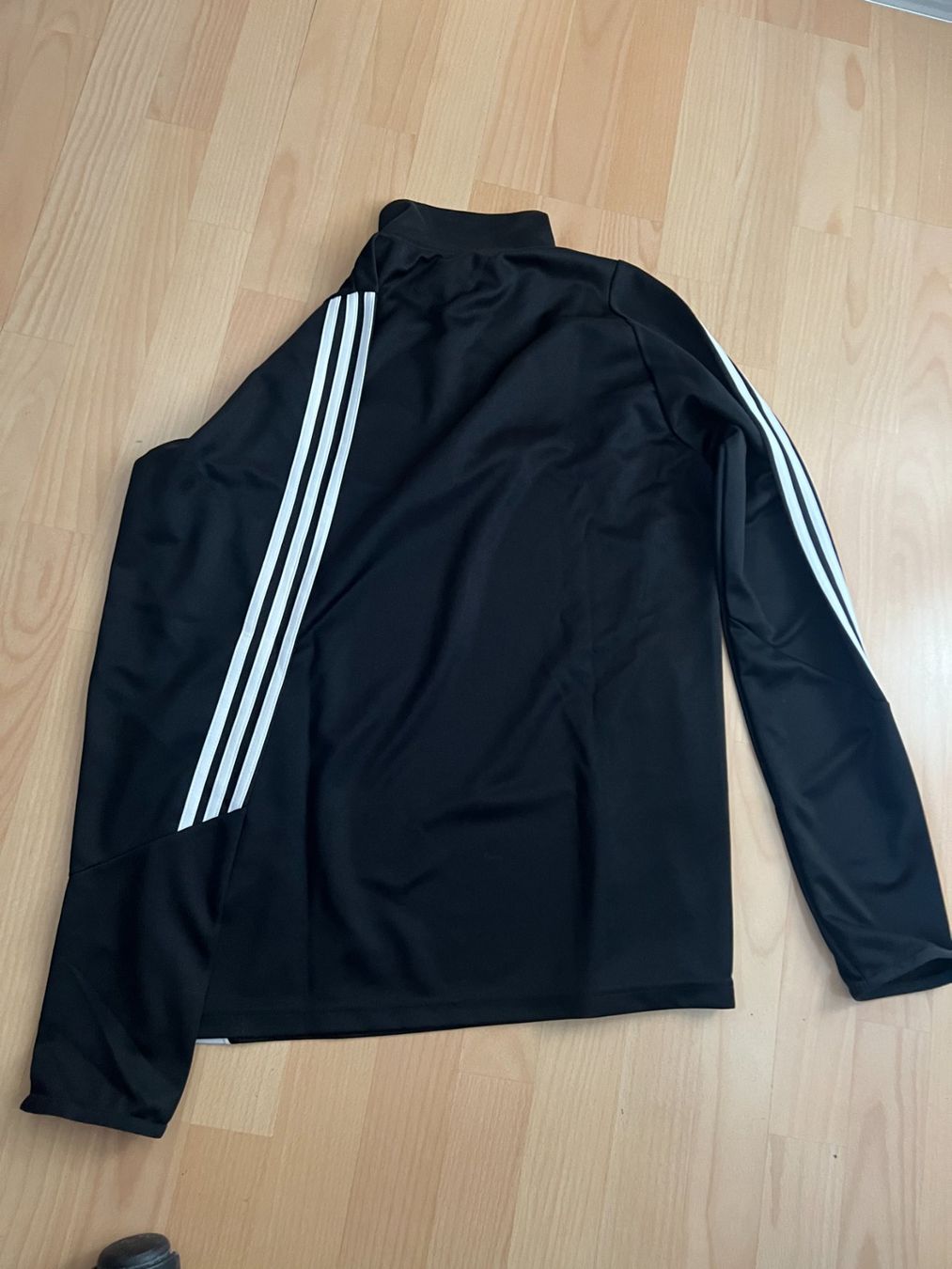 Adidas Canottiere & Pantaloni: FC Wil 1900 - adidas Tiro24 Trainingstop - Grösse M – Usato da Oberbüren venduto da Swictch 1