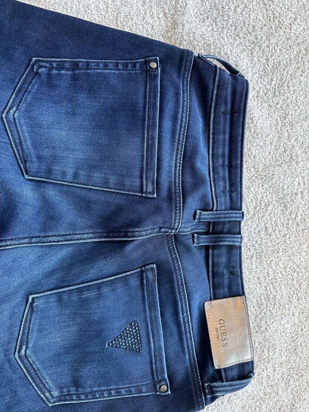 Guess Jeans: Jeans avec interieur thermo – Usato da Courtaman venduto da Jardin1 1