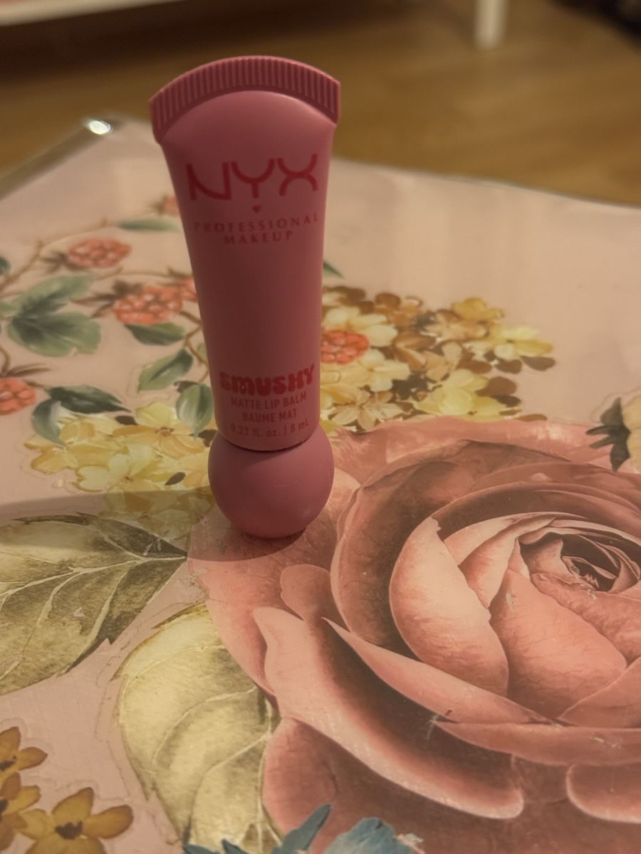 Make-up: NYX lipstick – Usato da Bern venduto da Bibimyeon 1