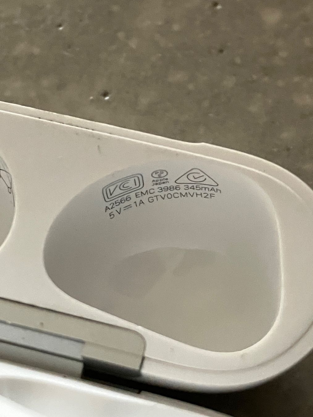 Apple Casques audio: Apple AirPods 3 Case – D'occasion à Lausanne par mr.v 4