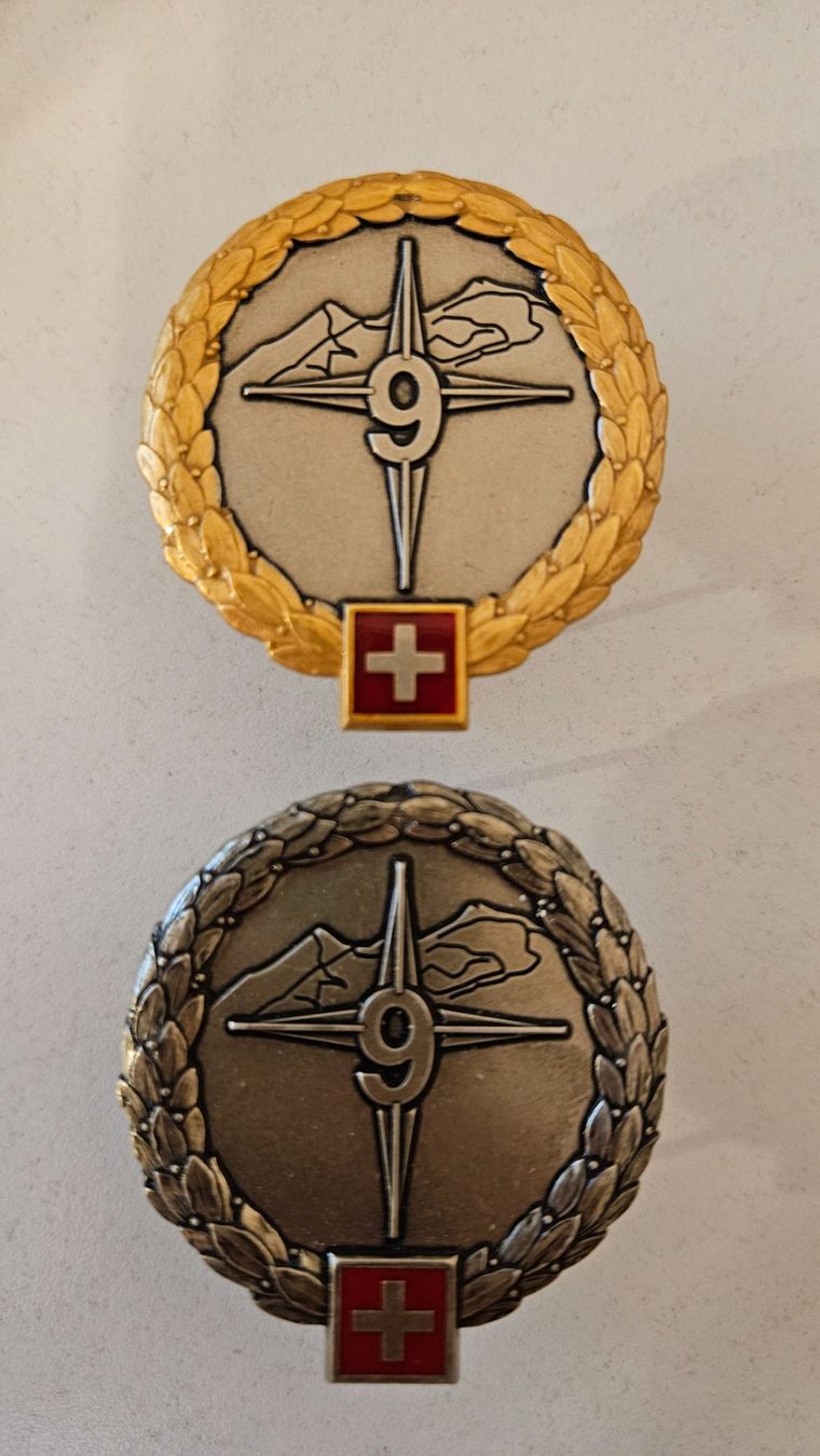 Schweizer Armee Placchette & Badge: Peret Emblem Schweizer Armee – Nuovo (secondo la descrizione) da Urdorf venduto da reg_q6nr